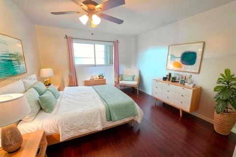 Condominio en venta en Plantation, Florida, 1 dormitorio, 83.61 m2 № 2046526 - foto 11