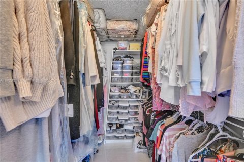 Купить кондоминиум в Лодерхилл, Флорида 3 спальни, 141.77м2, № 1965043 - фото 17