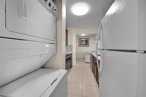 Купить кондоминиум в Лодерхилл, Флорида 3 спальни, 141.77м2, № 1965043 - фото 13