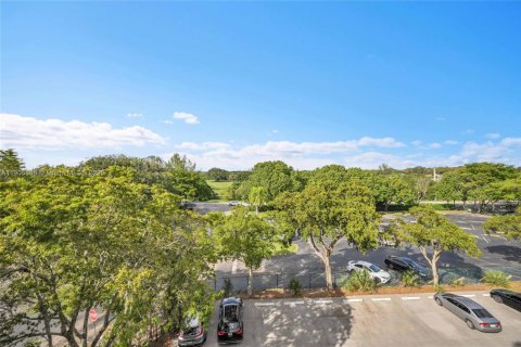 Купить кондоминиум в Лодерхилл, Флорида 3 спальни, 141.77м2, № 1965043 - фото 22