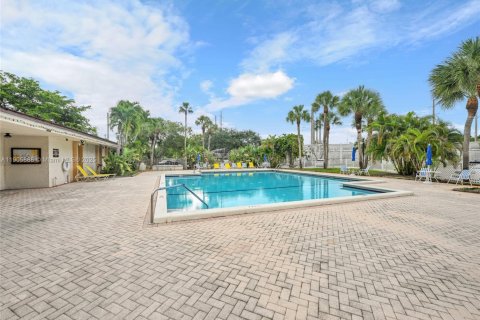 Купить кондоминиум в Лодерхилл, Флорида 3 спальни, 141.77м2, № 1965043 - фото 25