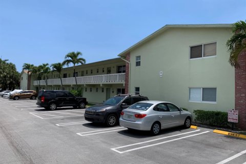 Condo in Boynton Beach, Florida, 2 bedrooms № 2195043