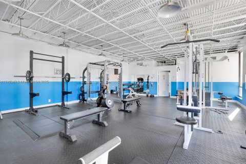 Copropriété à louer à Hollywood, Floride: 2 chambres, 113.15 m2 № 1960010 - photo 18