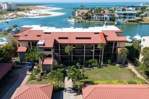 Condo in Tierra Verde, Florida, 2 bedrooms № 2167345 - photo 3