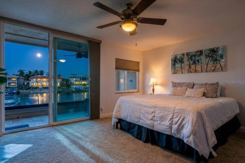 Condo in Tierra Verde, Florida, 2 bedrooms № 2167345 - photo 29