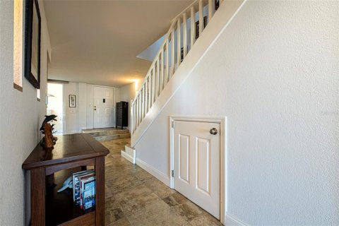 Condo in Tierra Verde, Florida, 2 bedrooms № 2167345 - photo 23
