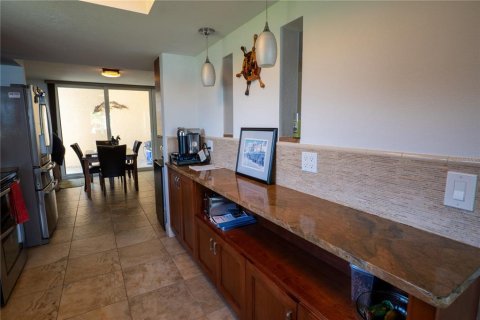Condo in Tierra Verde, Florida, 2 bedrooms № 2167345 - photo 13
