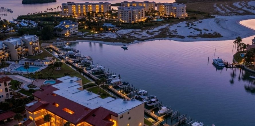 Condo in Tierra Verde, Florida, 2 bedrooms № 2167345