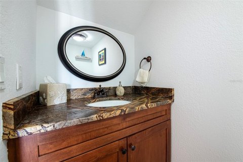 Condo in Tierra Verde, Florida, 2 bedrooms № 2167345 - photo 22