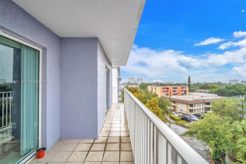 Condominio en venta en Miami, Florida, 2 dormitorios, 85.84 m2 № 2002103 - foto 12