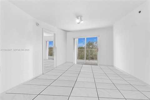 Condominio en venta en Miami, Florida, 2 dormitorios, 85.84 m2 № 2002103 - foto 5