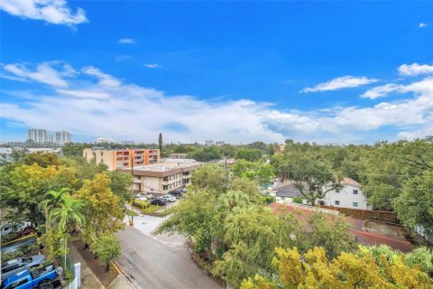 Condominio en venta en Miami, Florida, 2 dormitorios, 85.84 m2 № 2002103 - foto 16