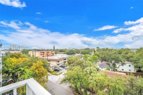 Condominio en venta en Miami, Florida, 2 dormitorios, 85.84 m2 № 2002103 - foto 14