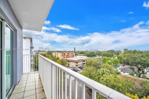 Condominio en venta en Miami, Florida, 2 dormitorios, 85.84 m2 № 2002103 - foto 13