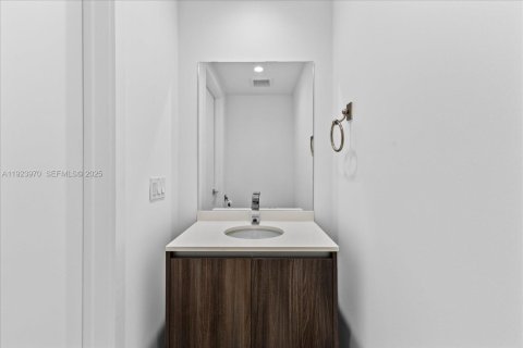 Copropriété à louer à Miami, Floride: 1 chambre, 71.16 m2 № 1987948 - photo 12