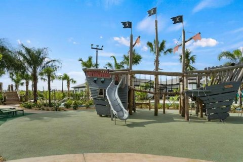 Casa en venta en Kissimmee, Florida, 5 dormitorios, 278.34 m2 № 1853024 - foto 17