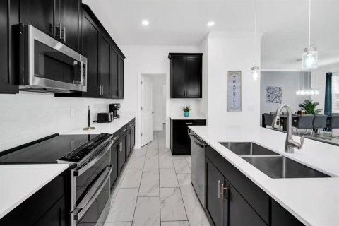 Casa en venta en Kissimmee, Florida, 5 dormitorios, 278.34 m2 № 1853024 - foto 24