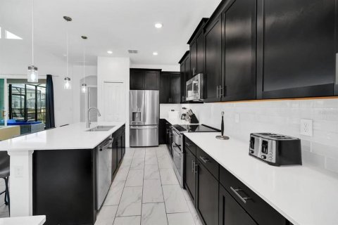 Casa en venta en Kissimmee, Florida, 5 dormitorios, 278.34 m2 № 1853024 - foto 26