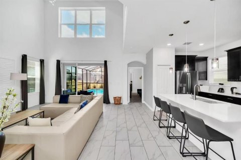 Casa en venta en Kissimmee, Florida, 5 dormitorios, 278.34 m2 № 1853024 - foto 25
