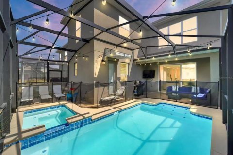 Casa en venta en Kissimmee, Florida, 5 dormitorios, 278.34 m2 № 1853024 - foto 4