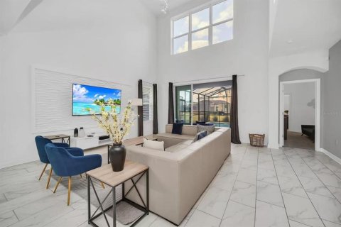 Casa en venta en Kissimmee, Florida, 5 dormitorios, 278.34 m2 № 1853024 - foto 27