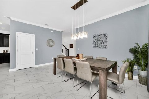 Casa en venta en Kissimmee, Florida, 5 dormitorios, 278.34 m2 № 1853024 - foto 20