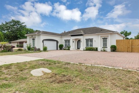 Casa en Orlando, Florida 3 dormitorios, 200.67 m2 № 2114192