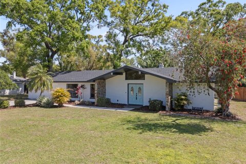 House in Temple Terrace, Florida 4 bedrooms, 203.18 sq.m. № 1884732 - photo 1
