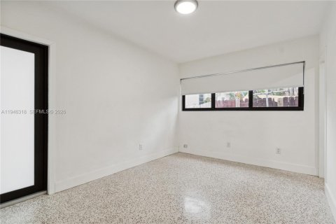 House in Miami Beach, Florida 2 bedrooms, 97.55 sq.m. № 2002749 - photo 9