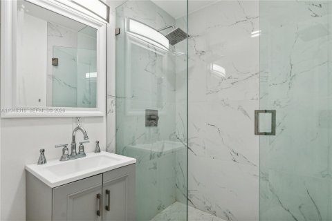 House in Miami Beach, Florida 2 bedrooms, 97.55 sq.m. № 2002749 - photo 4