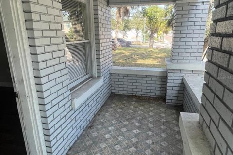 Commercial property in Saint Petersburg, Florida 4 bedrooms, 161.28 sq.m. № 1571892 - photo 3