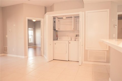 Condo in Altamonte Springs, Florida, 2 bedrooms № 2167373 - photo 2