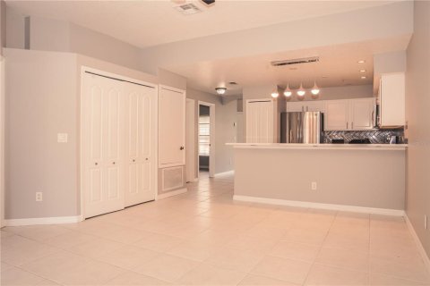 Condo in Altamonte Springs, Florida, 2 bedrooms № 2167373 - photo 4