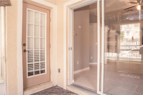 Condo in Altamonte Springs, Florida, 2 bedrooms № 2167373 - photo 16