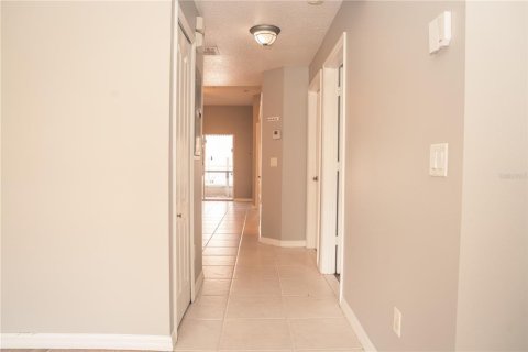 Condo in Altamonte Springs, Florida, 2 bedrooms № 2167373 - photo 9