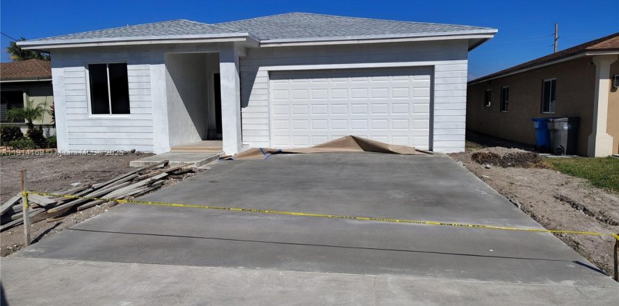 Casa en West Park, Florida 4 dormitorios № 1970432