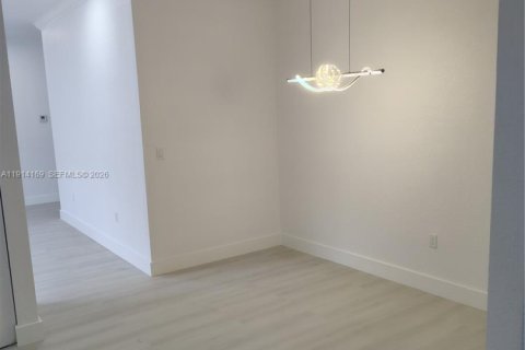 Купить виллу или дом в Вест-Парк, Флорида 4 спальни, № 1970432 - фото 7