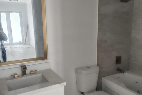 Купить виллу или дом в Вест-Парк, Флорида 4 спальни, № 1970432 - фото 10