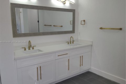 Купить виллу или дом в Вест-Парк, Флорида 4 спальни, № 1970432 - фото 4