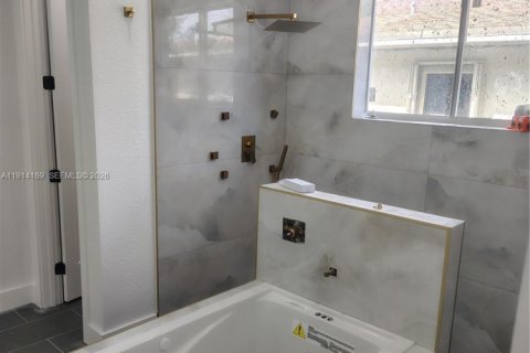 Купить виллу или дом в Вест-Парк, Флорида 4 спальни, № 1970432 - фото 3