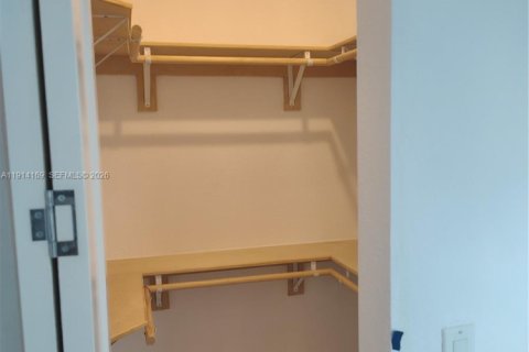 Купить виллу или дом в Вест-Парк, Флорида 4 спальни, № 1970432 - фото 5