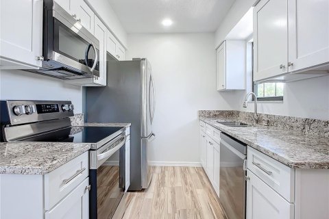 Condo in Holly Hill, Florida, 2 bedrooms № 2199134 - photo 8