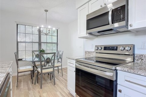 Condo in Holly Hill, Florida, 2 bedrooms № 2199134 - photo 11