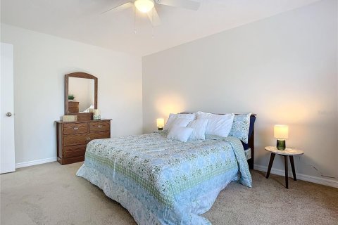 Condo in Holly Hill, Florida, 2 bedrooms № 2199134 - photo 15