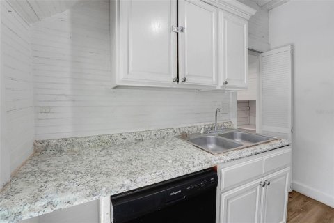 Commercial property in Mount Dora, Florida 9 bedrooms, 378.3 sq.m. № 2391513 - photo 16