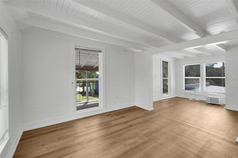 Commercial property in Mount Dora, Florida 9 bedrooms, 378.3 sq.m. № 2391513 - photo 11
