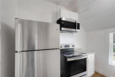 Commercial property in Mount Dora, Florida 9 bedrooms, 378.3 sq.m. № 2391513 - photo 15