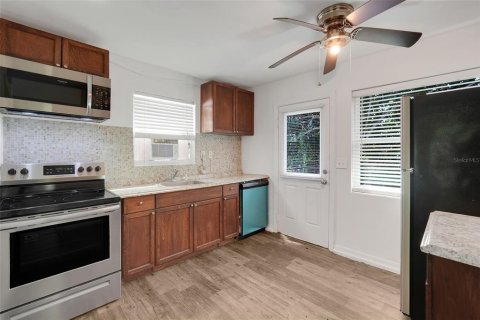 Commercial property in Mount Dora, Florida 9 bedrooms, 378.3 sq.m. № 2391513 - photo 14