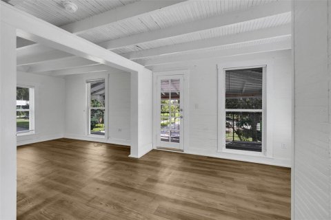 Commercial property in Mount Dora, Florida 9 bedrooms, 378.3 sq.m. № 2391513 - photo 7