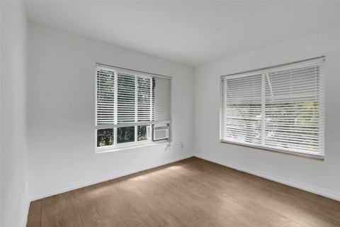 Commercial property in Mount Dora, Florida 9 bedrooms, 378.3 sq.m. № 2391513 - photo 27